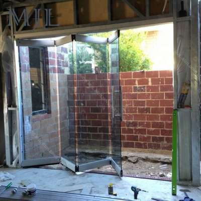 Custom waterproof frameless glass slidabel folding door